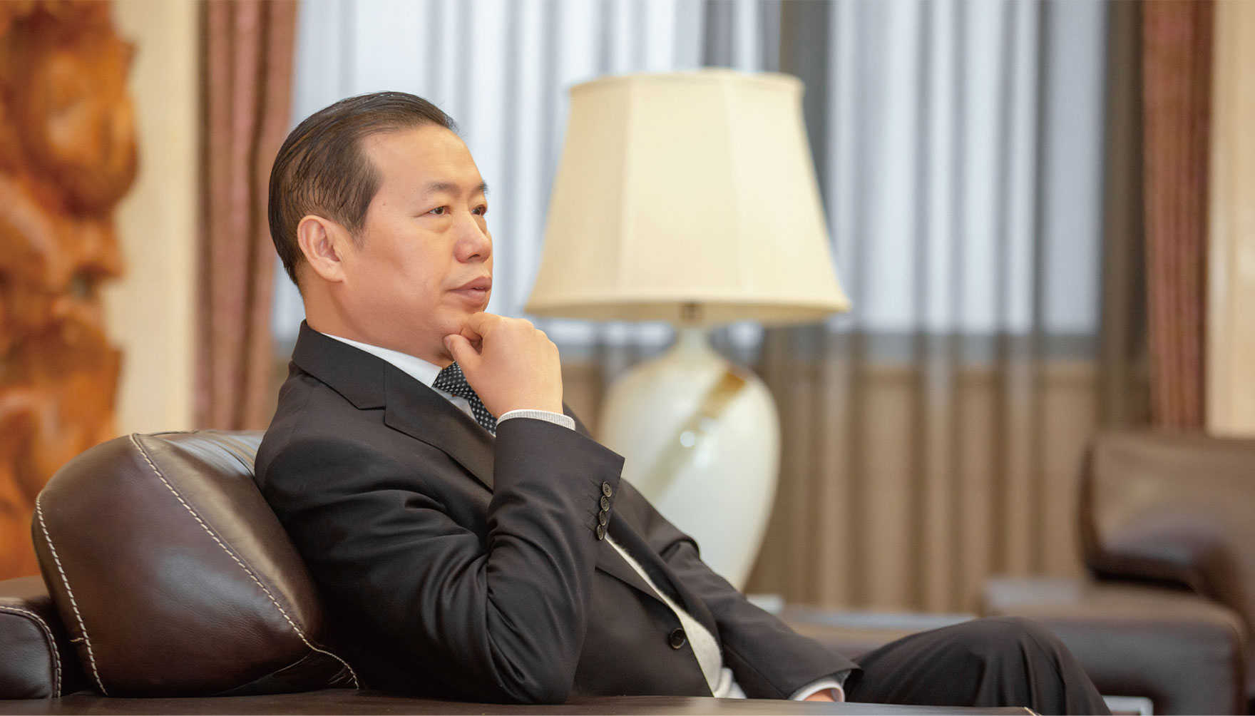 走进ng28.com-董事长介绍2_03